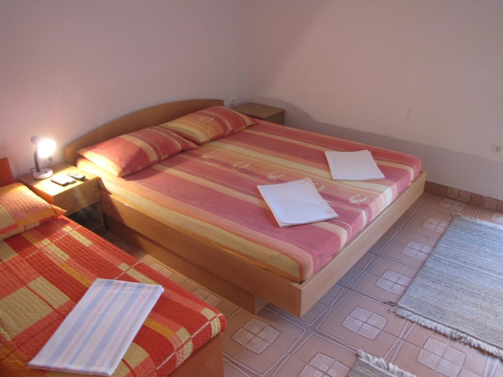 Apartments Primorac Podaca Cameră foto