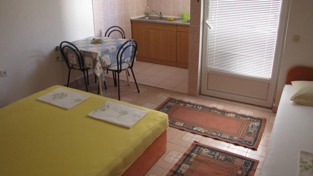 Apartments Primorac Podaca Cameră foto